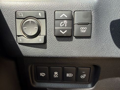 Used 2021 Lexus GX 460 Premium w/ Premium Package AWD/4WD image 15