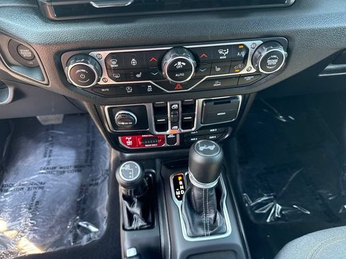 Certified 2025 Jeep Wrangler Unlimited Sport AWD/4WD image 14