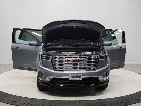 New 2026 GMC Acadia Denali w/ Super Cruise Package FWD image 10