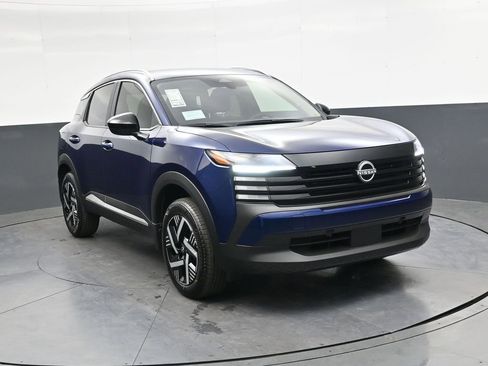 New 2026 Nissan Kicks SV FWD image 1