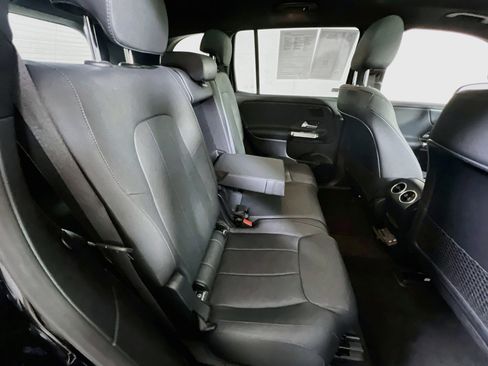 Used 2024 Mercedes-Benz EQB 300 4MATIC image 28