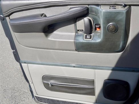 Used 2014 Chevrolet Express 1500 image 33