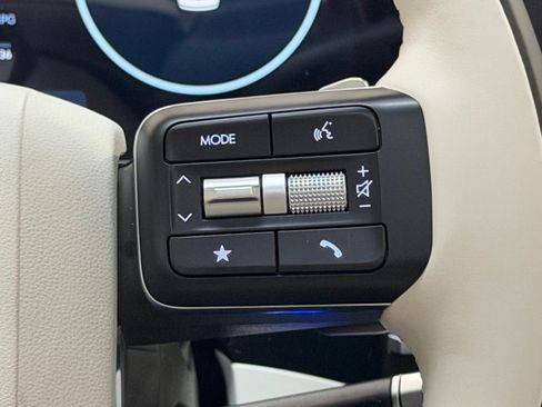 Certified 2025 Hyundai Santa Fe Calligraphy image 18