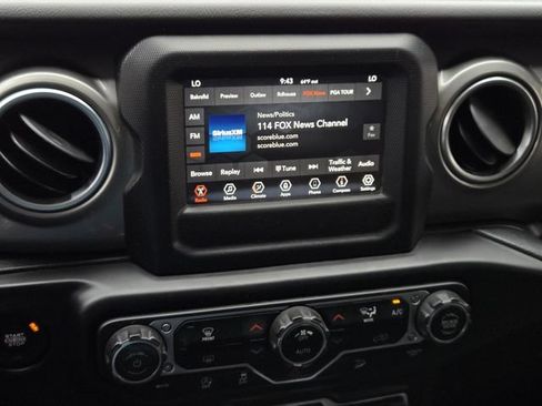 Used 2020 Jeep Wrangler Unlimited Sahara AWD/4WD image 23