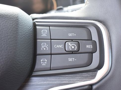 Used 2024 Jeep Wagoneer Series II w/ Flexible Seating Group AWD/4WD image 22