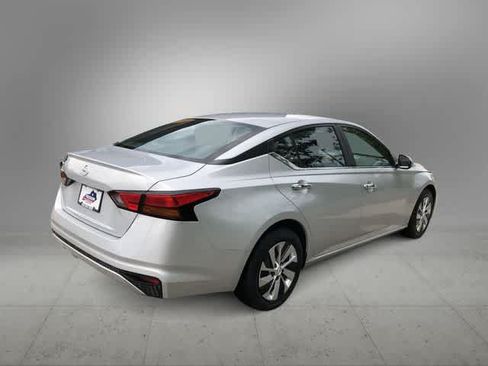 Used 2022 Nissan Altima 2.5 S FWD image 6