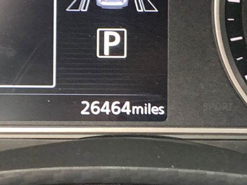 Used 2025 Nissan Versa SV image 9