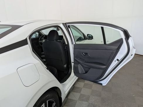 Used 2024 Nissan Sentra SV FWD image 33