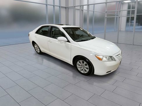 Used 2007 Toyota Camry XLE image 2