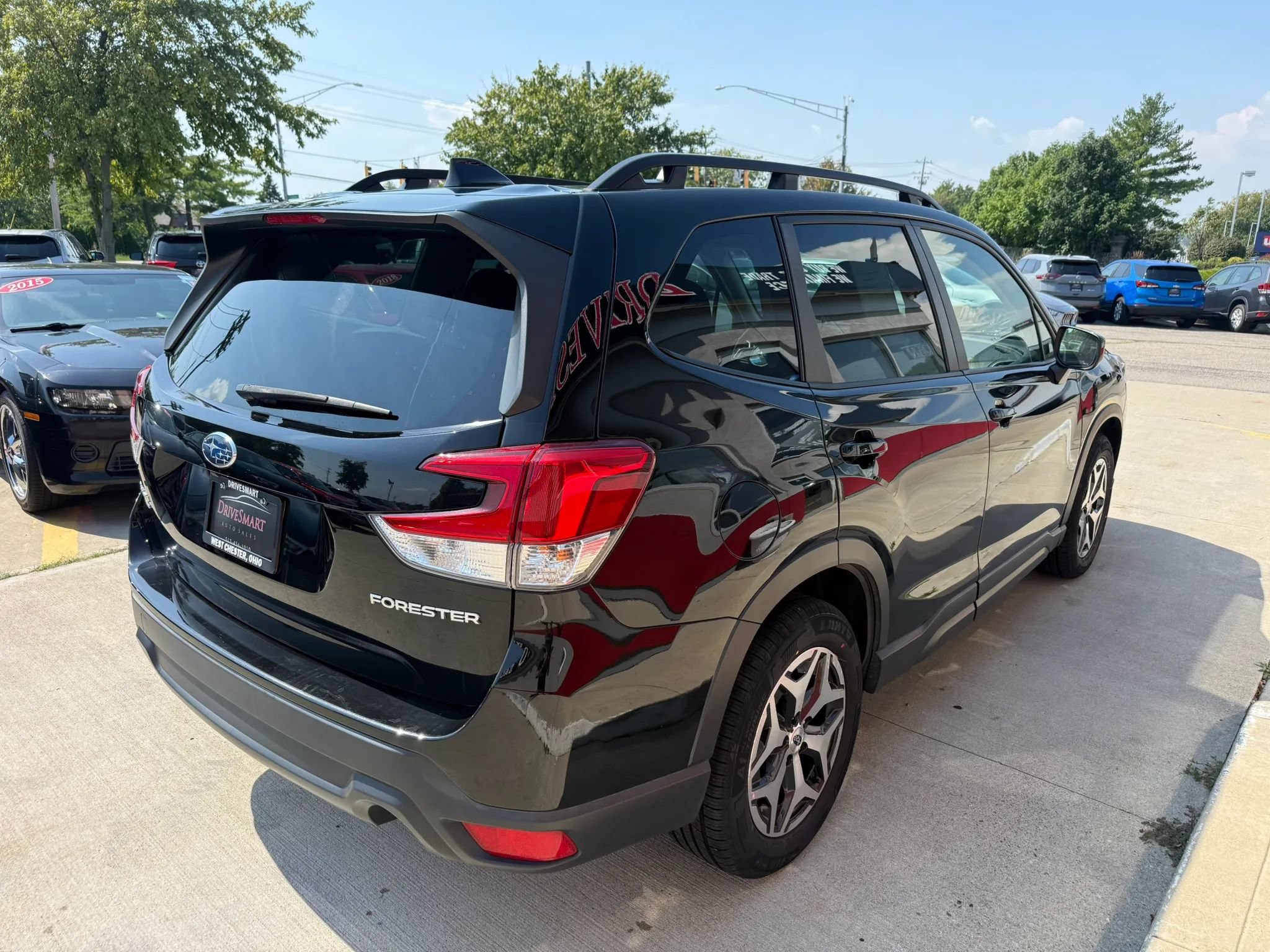 Used 2023 Subaru Forester Premium AWD/4WD image 3