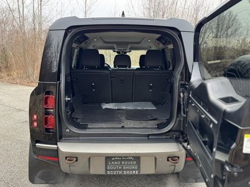 Certified 2023 Land Rover Defender 110 X-Dynamic SE image 8