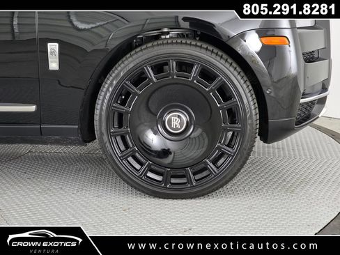 Used 2022 Rolls-Royce Cullinan w/ Interior Detailing Package AWD/4WD image 9