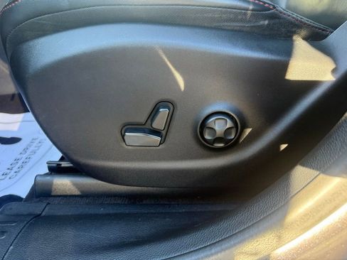 Used 2016 Jeep Cherokee Trailhawk w/ Comfort/Convenience Group image 13