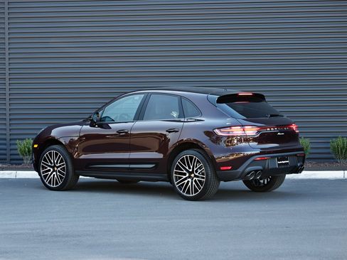 New 2026 Porsche Macan image 3