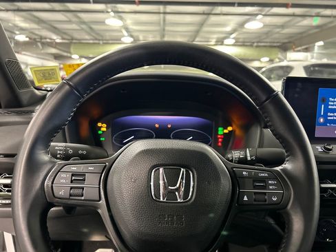 Used 2023 Honda Accord Sport image 12