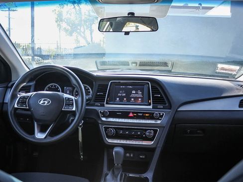 Used 2019 Hyundai Sonata SE w/ Cargo Package image 11