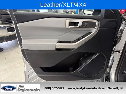 Used 2023 Ford Explorer XLT w/ XLT Sport Appearance Package AWD/4WD image 17