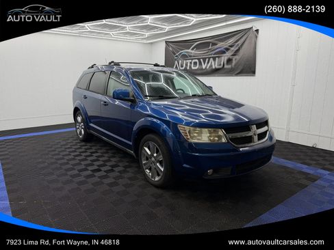 Used 2010 Dodge Journey SXT w/ Flexible Seating Group image 1