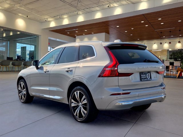 Certified 2023 Volvo XC60 B5 Ultimate FWD image 3