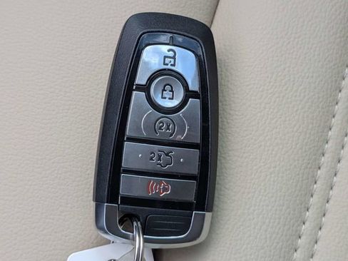 Used 2021 Ford Edge SEL w/ Convenience Package image 28