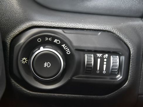 Used 2021 Jeep Wrangler Unlimited Sahara image 15