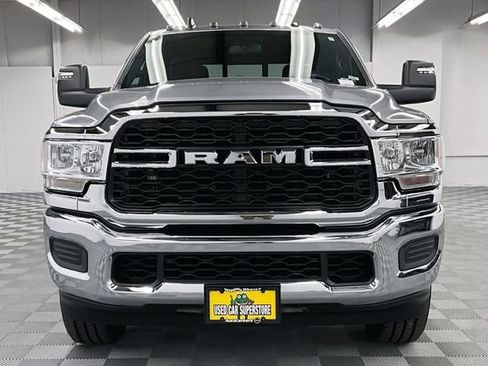 Used 2024 RAM 2500 Tradesman w/ Chrome Appearance Group image 4