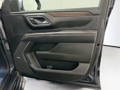 Used 2023 Chevrolet Tahoe Premier AWD/4WD image 35