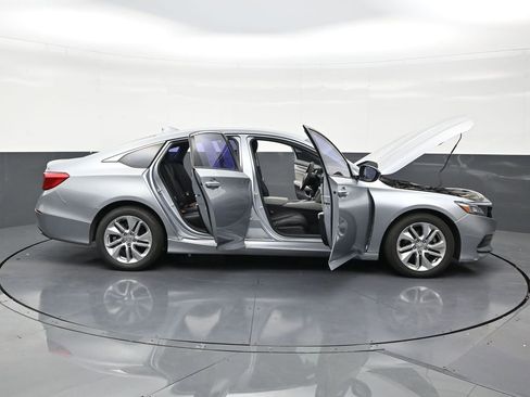 Used 2019 Honda Accord LX image 29
