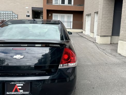 Used 2012 Chevrolet Impala LTZ FWD image 5