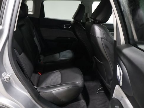 Used 2022 Jeep Compass Latitude image 21