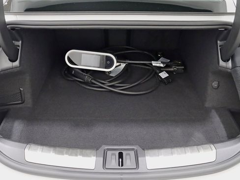 Used 2024 Porsche Taycan 4S image 45