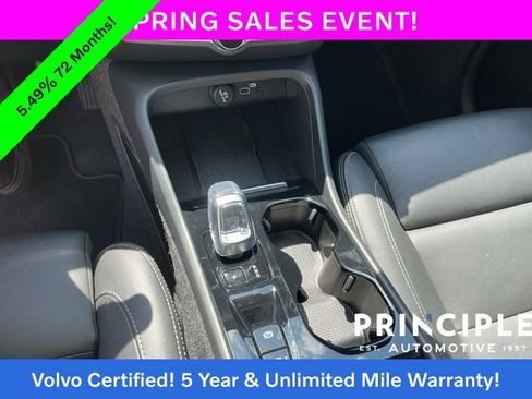 Certified 2025 Volvo XC40 B5 Plus AWD/4WD image 20