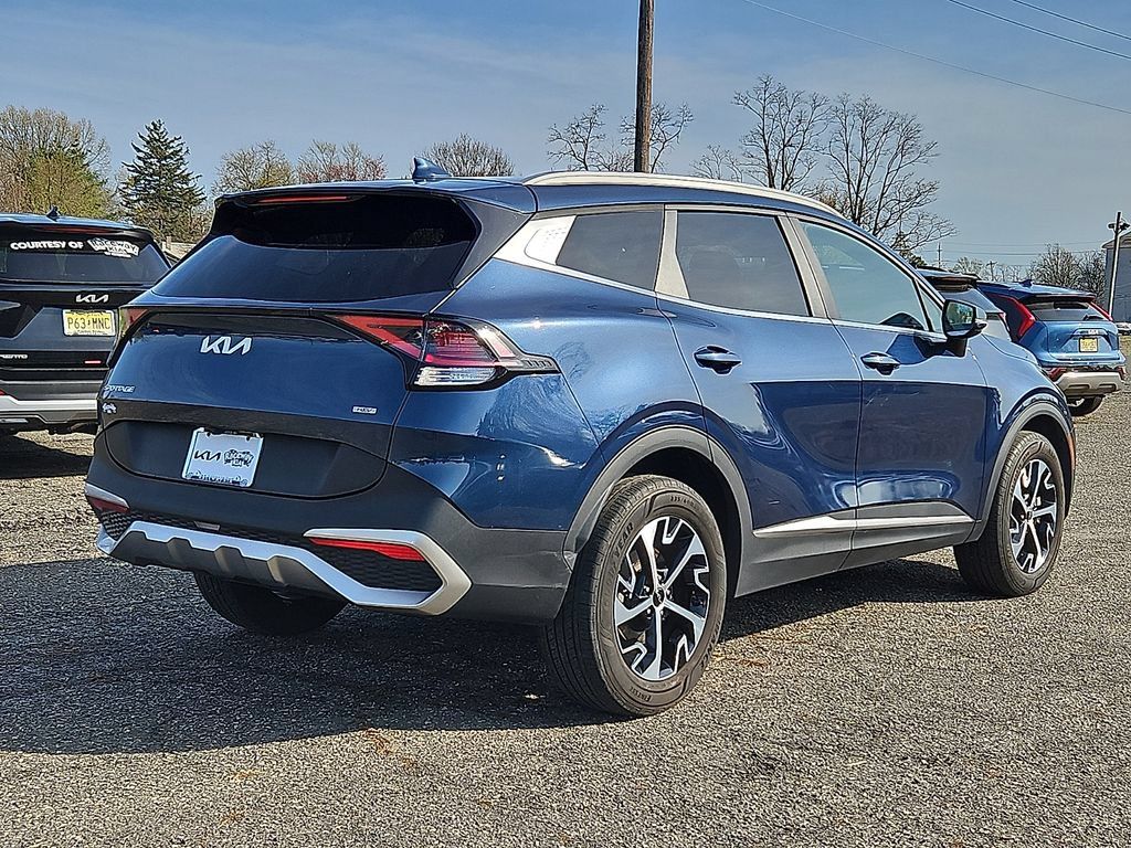 Used 2023 Kia Sportage EX AWD/4WD image 7