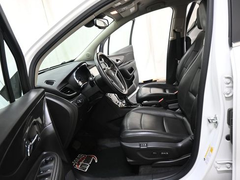 Used 2017 Buick Encore Essence AWD/4WD image 7