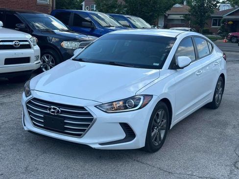 Used 2017 Hyundai Elantra SE FWD image 3