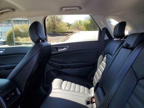 Used 2019 Ford Edge SEL w/ Equipment Group 201A image 9