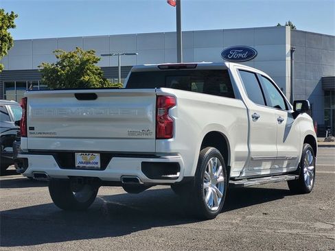 Used 2023 Chevrolet Silverado 1500 High Country w/ High Country Premium Package image 6