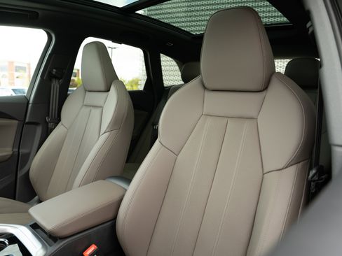 New 2025 Audi Q5 Premium Plus AWD/4WD image 23