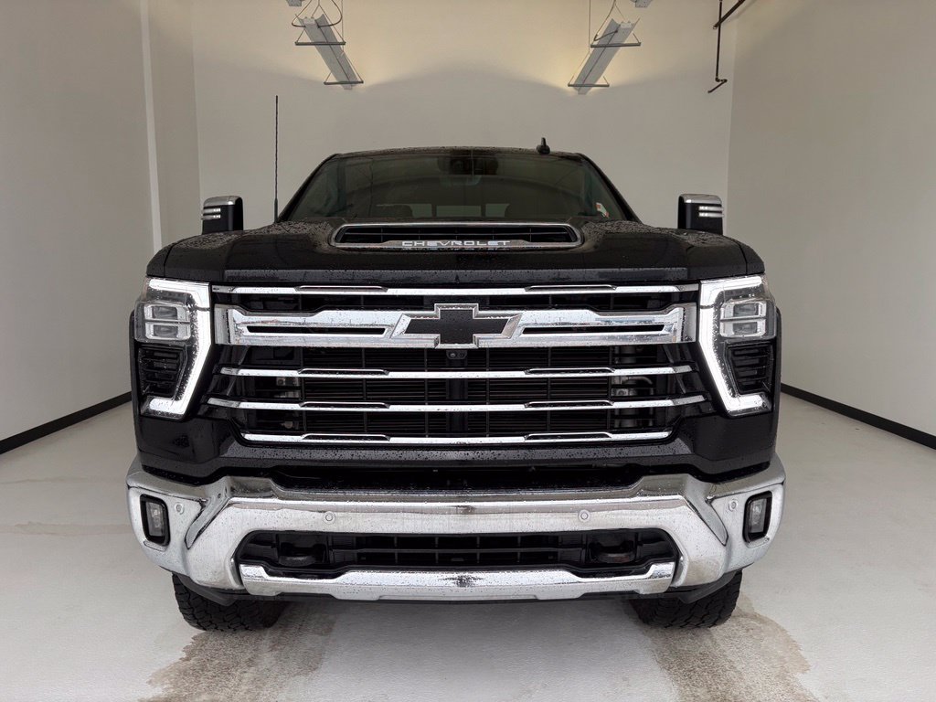 Used 2024 Chevrolet Silverado 2500 LTZ w/ LTZ Premium Package AWD/4WD image 15