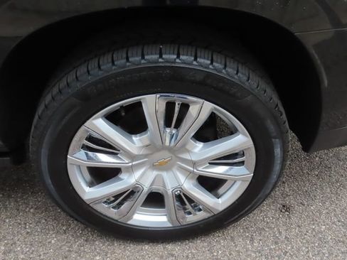 Used 2021 Chevrolet Suburban High Country w/ Premium Package AWD/4WD image 16
