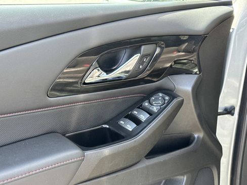 Used 2023 Chevrolet Traverse RS image 20