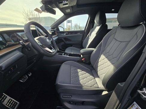 New 2026 Volkswagen Tiguan SEL R-Line AWD/4WD image 25