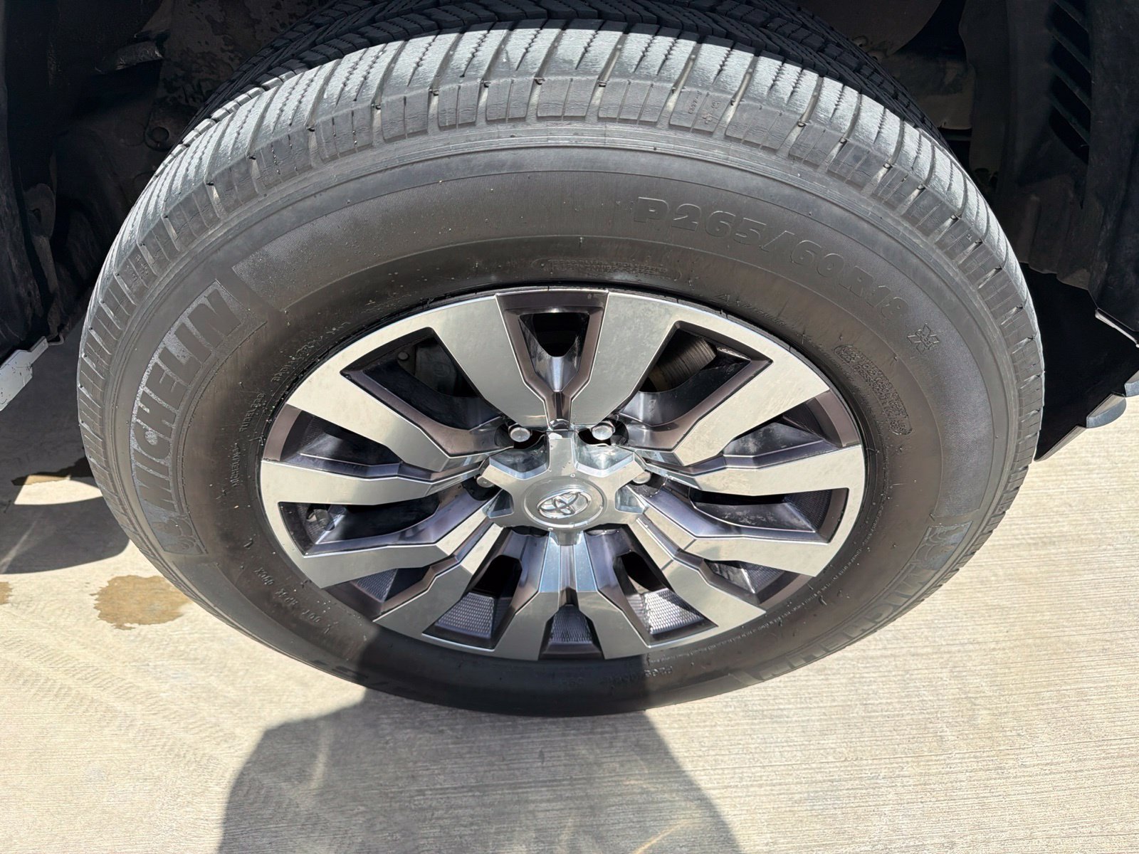Used 2021 Toyota Tacoma Limited RWD image 12