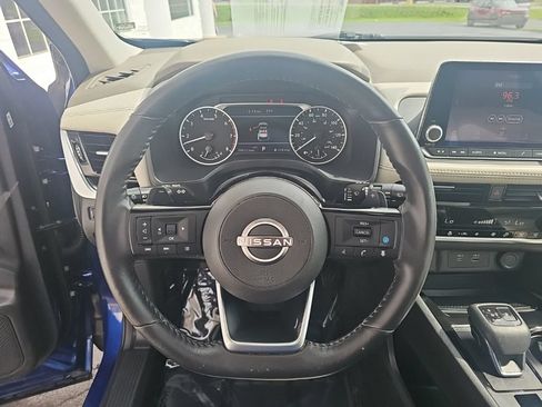 Used 2023 Nissan Rogue SV w/ SV Premium Package AWD/4WD image 16