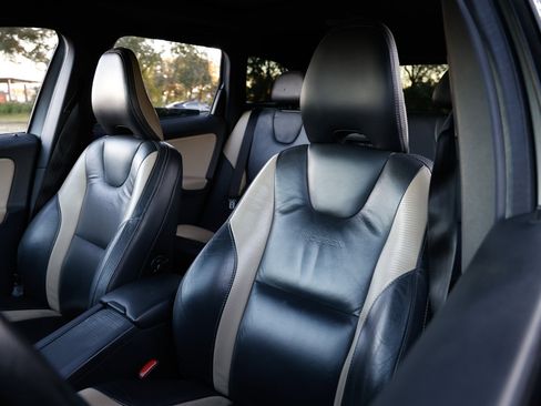 Used 2013 Volvo XC60 T6 image 6