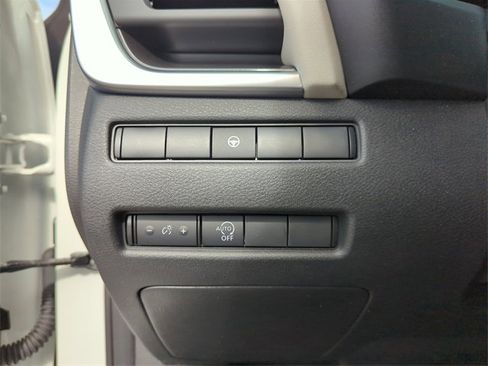 Certified 2023 Nissan Rogue SV image 34