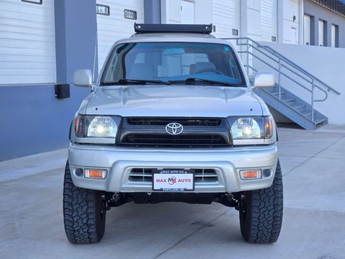 Used 2000 Toyota 4Runner SR5 AWD/4WD image 3