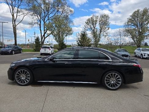 Used 2024 Mercedes-Benz S 580 4MATIC Sedan image 2