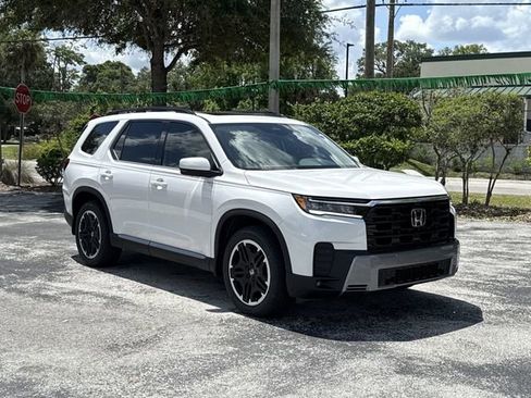 New 2026 Honda Pilot Touring image 1
