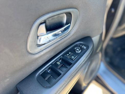 Used 2016 Honda HR-V LX image 28